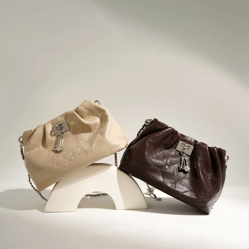 Simpel guldkædestrop til blød læder Crossbody-pungtaske